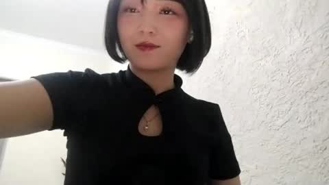 Molly online show from April 27, 4:26 pm