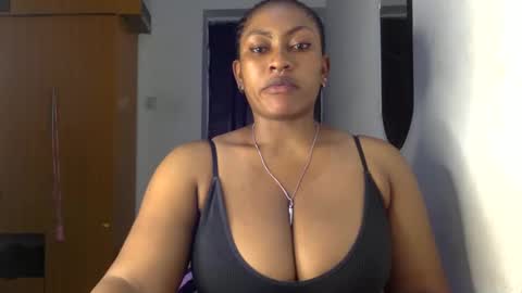 Snapshot of lick_my_pussyyy226651 chatting on January 7, 6:35 pm caira online show from January 7, 6:35 pm