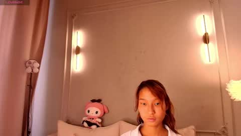 Lihn Pham online show from March 20, 3:33 am