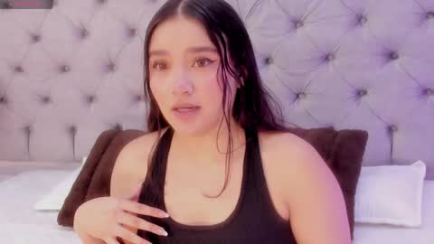 liiabloomm online show from May 17, 4:22 am