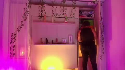         online show from September 15, 11:40 am