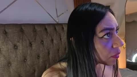 liisa_thompson_ online show from June 23, 5:00 pm