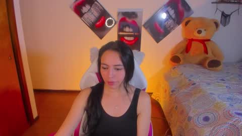 Snapshot of lika_little3 chatting on October 20, 11:52 pm Liika online show from October 20, 11:52 pm