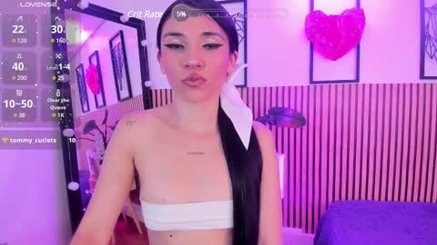 Snapshot of lila_elliot chatting on February 15, 8:23 pm Lila online show from February 15, 8:23 pm