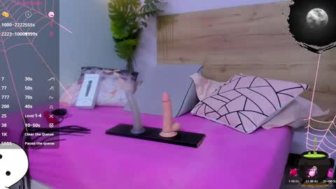 Snapshot of lila_foox chatting on October 6, 10:36 pm LILA online show from October 6, 10:36 pm