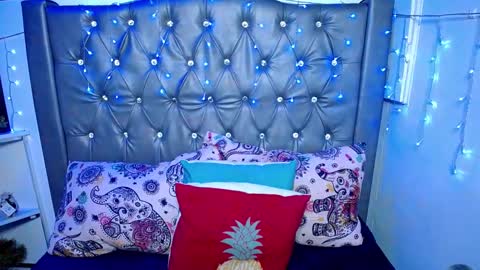 Snapshot of lila_gummy_ chatting on February 12, 12:12 pm online show from February 12, 12:12 pm