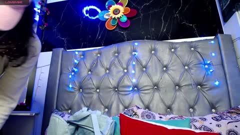 Snapshot of lila_gummy_ chatting on December 12, 10:45 am online show from December 12, 10:45 am