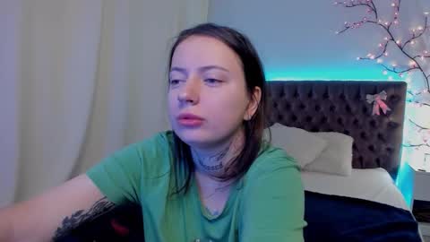 Snapshot of lilavame chatting on October 1, 3:33 am LilaVame online show from October 1, 3:33 am