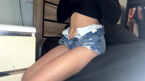 lili848744 online show from April 21, 11:34 pm