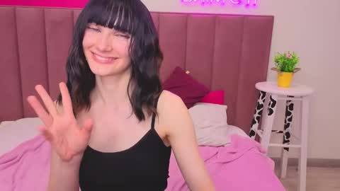 Lilli  follow me kiss online show from June 3, 2:33 pm