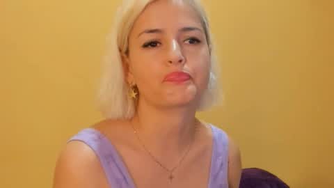 Lili online show from March 12, 5:04 pm