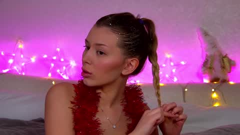 Snapshot of liliabianca chatting on December 24, 7:39 am Mia online show from December 24, 7:39 am