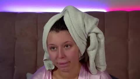 Snapshot of liliabianca chatting on October 7, 7:02 am Mia online show from October 7, 7:02 am