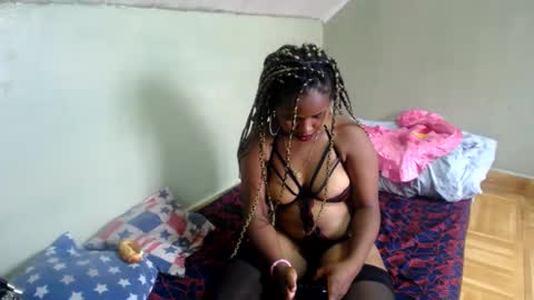 Snapshot of liliahsexie chatting on February 5, 11:34 am liliah online show from February 5, 11:34 am