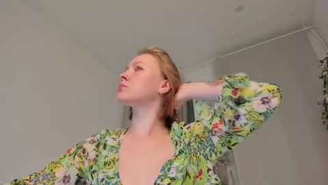 LIL online show from April 25, 12:08 pm