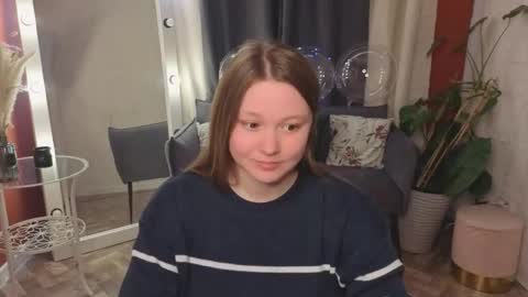 Lilian online show from March 2, 10:55 am