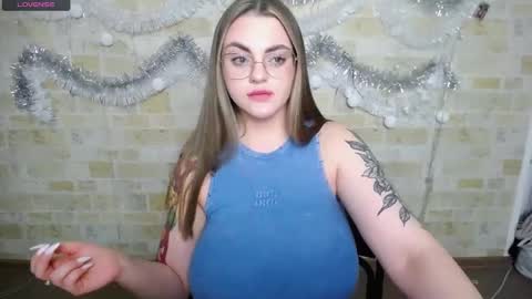 Snapshot of liliaterenzi_ chatting on December 13, 8:58 pm Lilia online show from December 13, 8:58 pm
