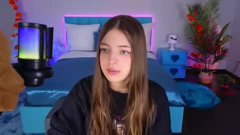 Lili Bakery online show from November 3, 3:32 am