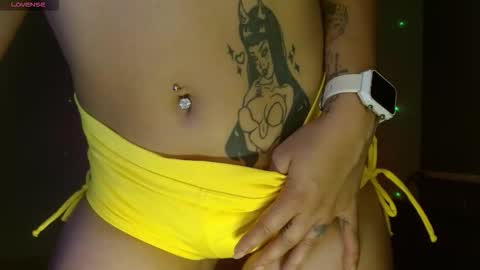 Snapshot of lilidesire chatting on October 8, 8:35 pm Simone 3 online show from October 8, 8:35 pm