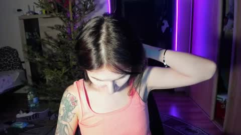 Snapshot of lilie_brown chatting on January 17, 1:36 am Lilie online show from January 17, 1:36 am
