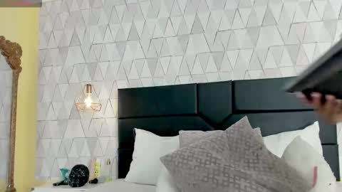 LilyJensen online show from January 7, 8:12 pm