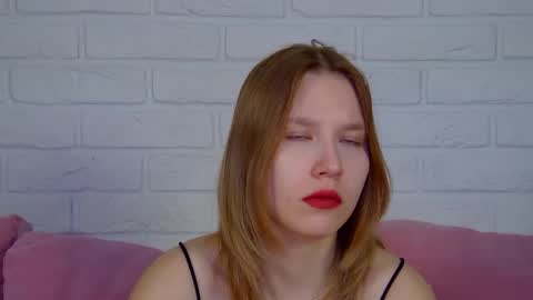 LiliLinn online show from April 27, 5:48 am