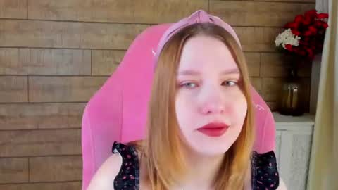 LiliLinn online show from July 6, 4:18 am