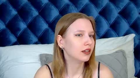 LiliLinn online show from July 9, 7:11 am