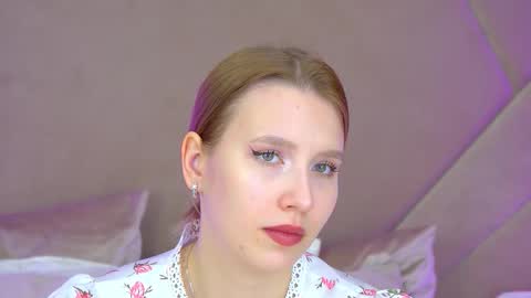 LiliLinn online show from September 26, 6:11 am