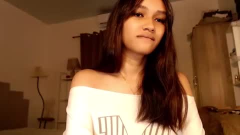 Snapshot of lilit_sensual chatting on October 23, 5:35 am Chloe online show from October 23, 5:35 am