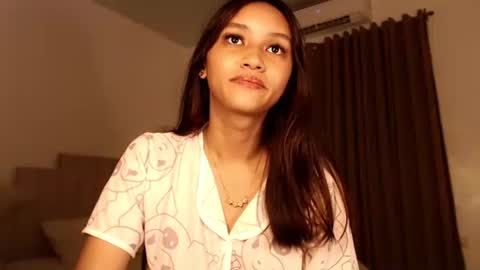 Snapshot of lilit_sensual chatting on September 21, 2:54 am Chloe online show from September 21, 2:54 am