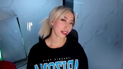 Snapshot of lilith_cooper20 chatting on September 15, 11:01 pm lilith cooper20 online show from September 15, 11:01 pm