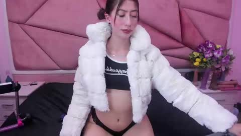Snapshot of lilith_cooper20 chatting on December 6, 9:34 pm lilith cooper20 online show from December 6, 9:34 pm