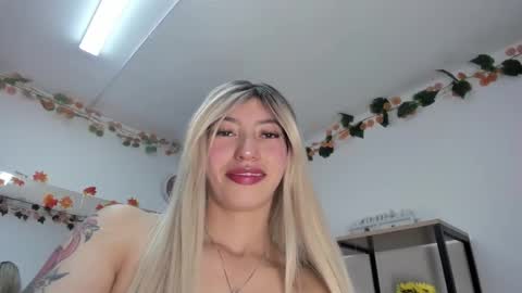 Snapshot of lilith_cooper20 chatting on October 1, 10:48 pm lilith cooper20 online show from October 1, 10:48 pm