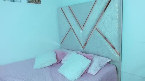 Snapshot of lilith_cut3 chatting on September 13, 1:46 am lili online show from September 13, 1:46 am