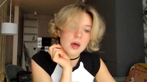 lilith online show from December 15, 1:27 pm