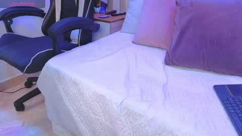Lilith pink online show from May 6, 3:43 am