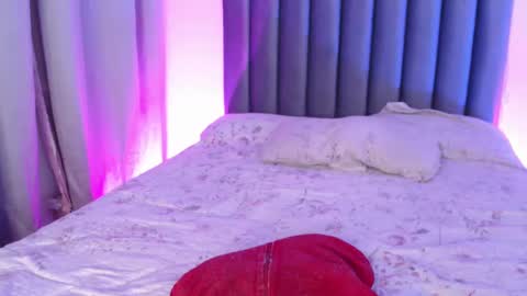 Snapshot of lilith_rosee chatting on December 2, 9:37 pm Lilith Rosee online show from December 2, 9:37 pm