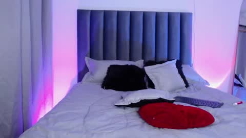 Snapshot of lilith_rosee chatting on January 24, 9:37 pm Lilith Rosee online show from January 24, 9:37 pm