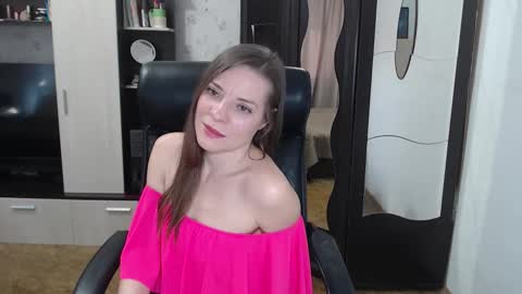 lilith small21 online show from March 12, 9:45 am