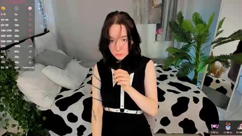 Snapshot of lilithlunna chatting on September 14, 10:18 pm Lilith online show from September 14, 10:18 pm