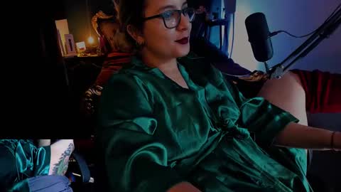 Snapshot of lilithmystic01 chatting on January 19, 10:17 pm lilithmystic01 online show from January 19, 10:17 pm