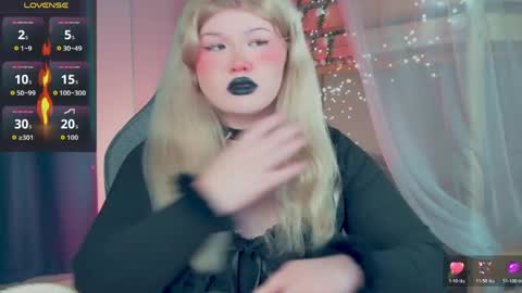 LilithNelson online show from April 14, 2:44 am