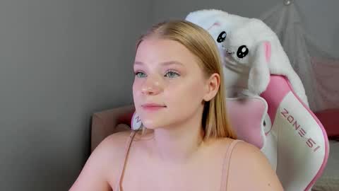 Snapshot of lilitrosen chatting on September 23, 7:01 pm lilitrosen online show from September 23, 7:01 pm