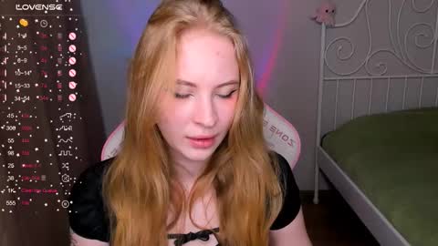 Snapshot of lilkitty_melanie chatting on November 1, 9:41 pm Melanie online show from November 1, 9:41 pm