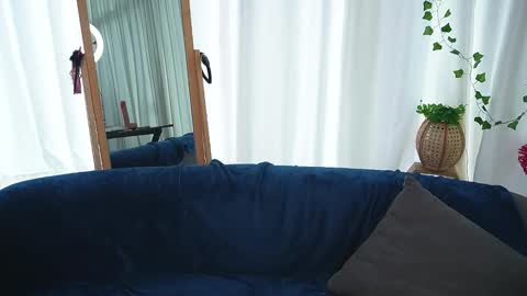 Lill Dayna online show from November 10, 8:31 am