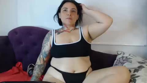 Snapshot of lillebbw_sweet chatting on October 16, 11:51 pm lille online show from October 16, 11:51 pm