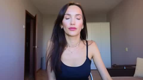 Lillian online show from October 4, 11:16 am