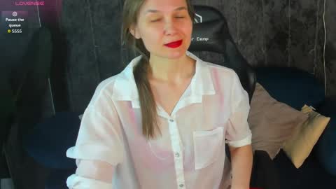 lillian_white1 online show from March 29, 1:26 am