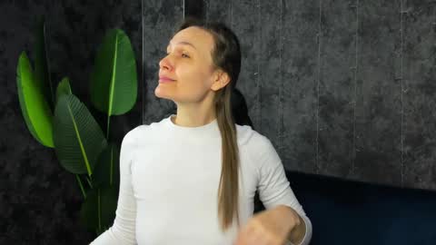 lillian_white1 online show from April 11, 1:01 am